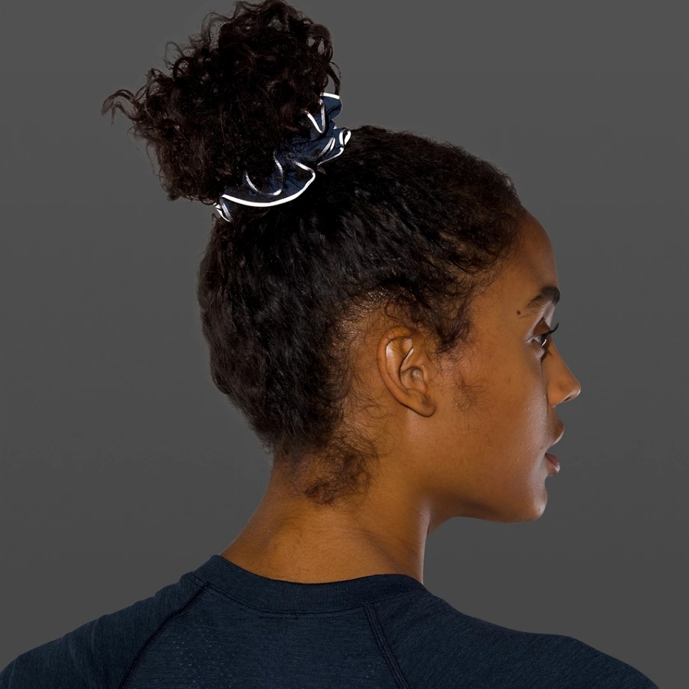 NEW Lululemon Travel Easy Kit & Two Scrunchies - Picture 10 of 11